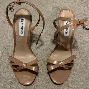 Steve Madden bow heels.